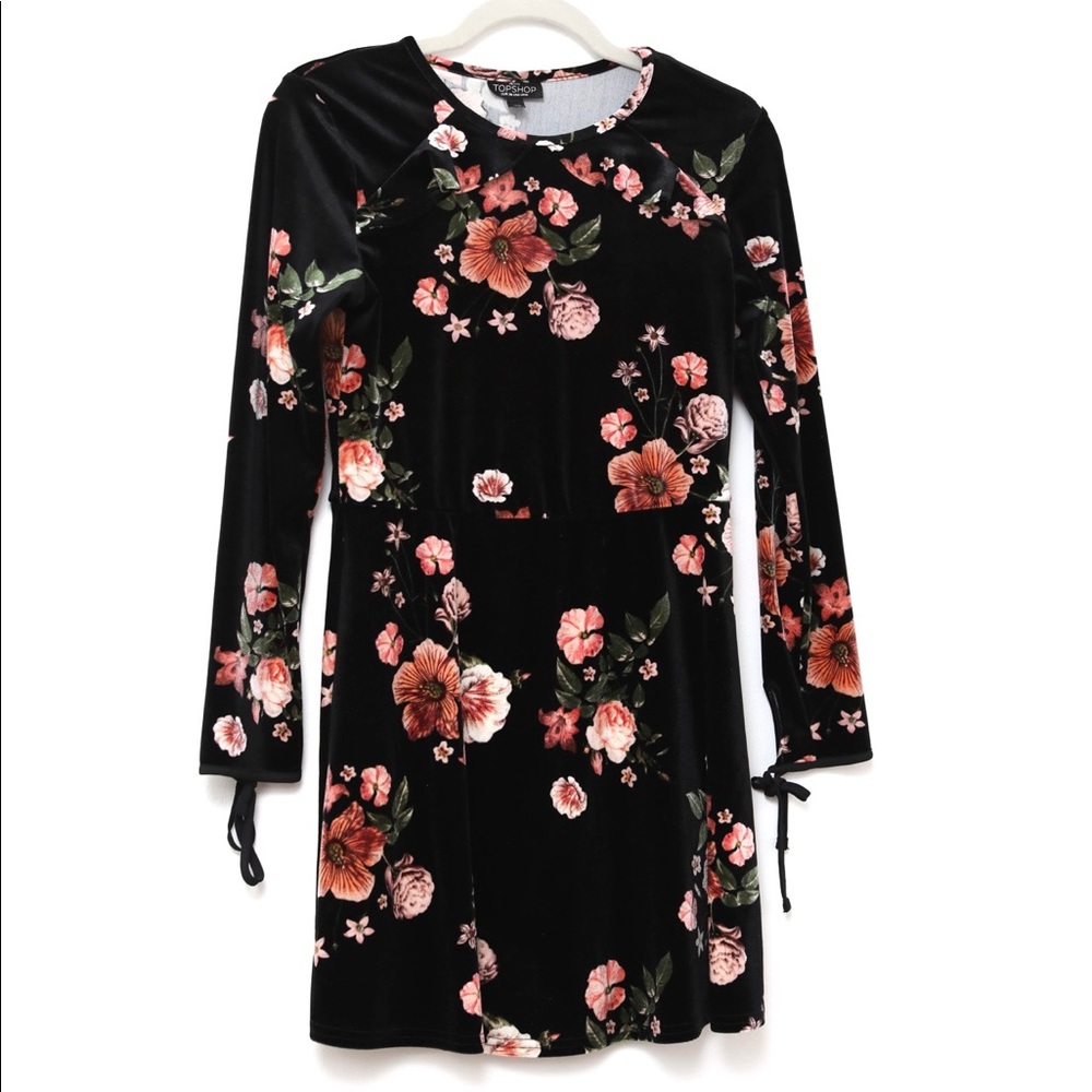 Like new Topshop Petite Velvet Floral print long sleeve mini dress Size US 6